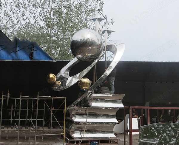 銅雕塑生銹怎么辦呢？